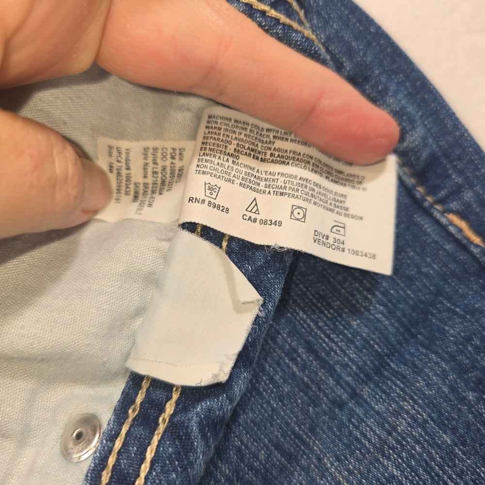 Bandolino Jeans Brady Denim Bermuda Shorts Blue Medium Wash Womens 18W - Picture 11 of 12